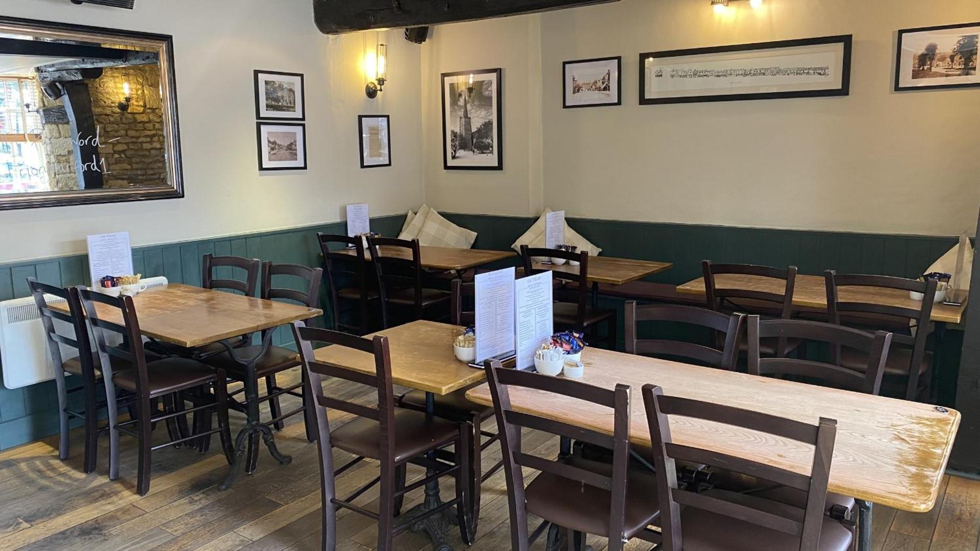 Priory Tearooms Burford With Rooms المظهر الخارجي الصورة