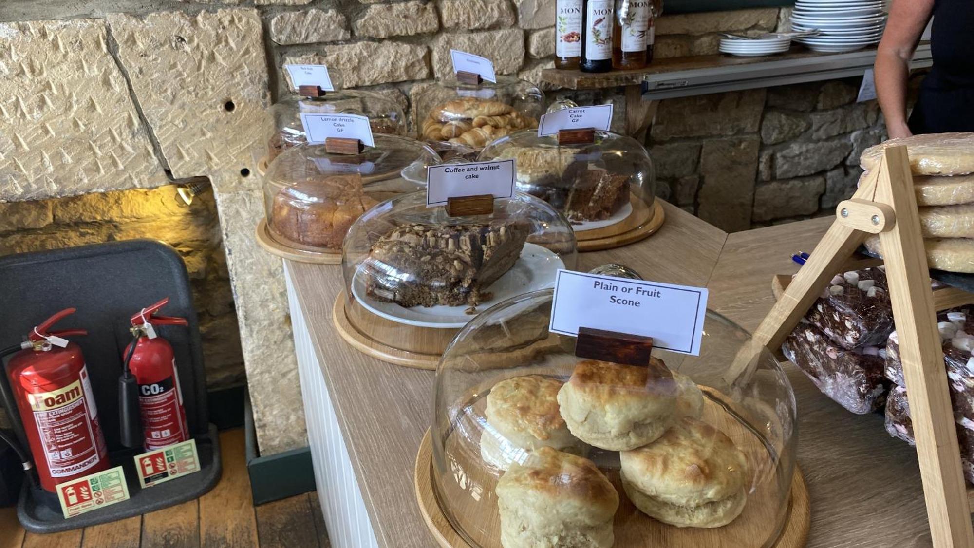 Priory Tearooms Burford With Rooms المظهر الخارجي الصورة