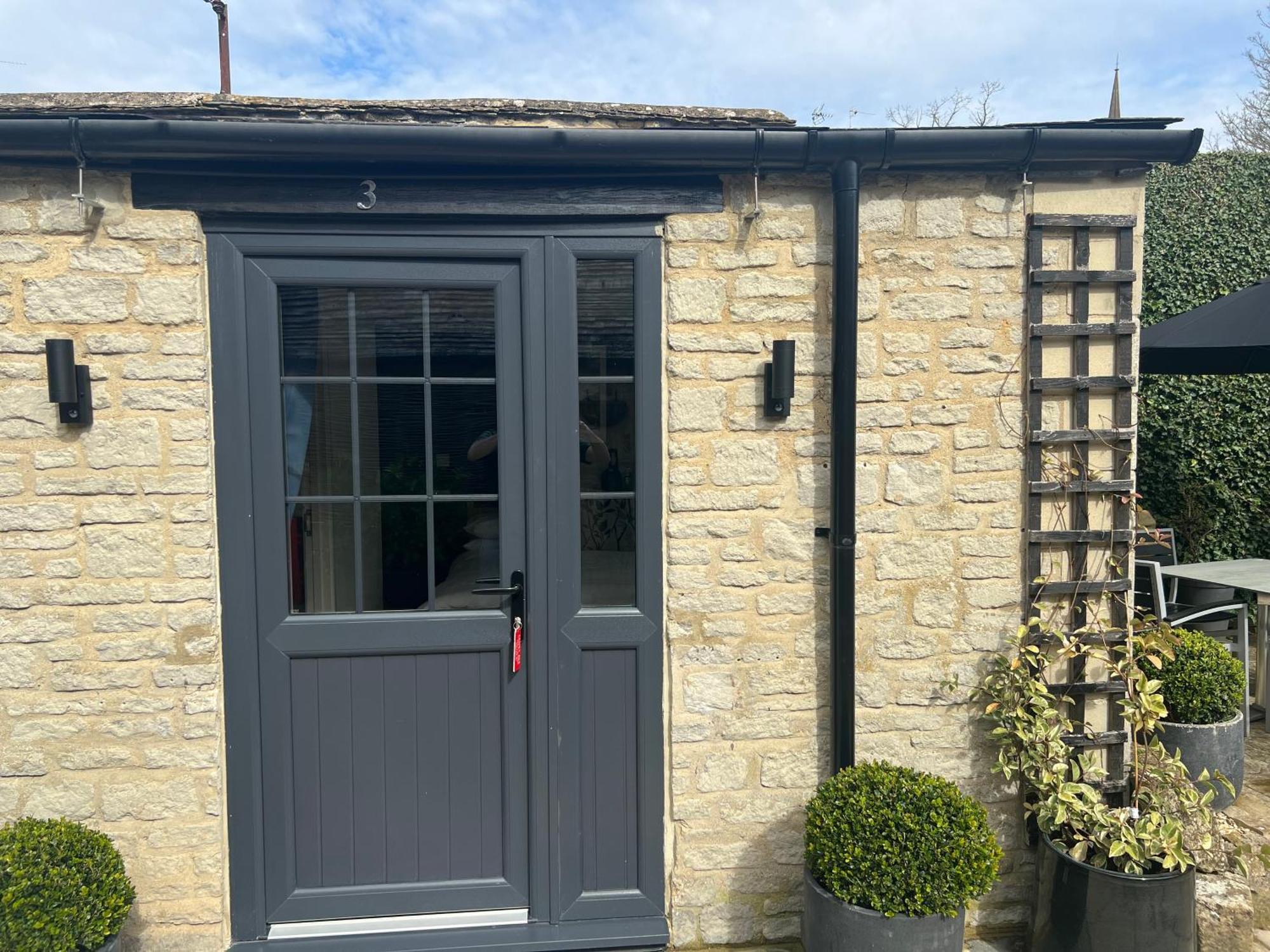 Priory Tearooms Burford With Rooms المظهر الخارجي الصورة