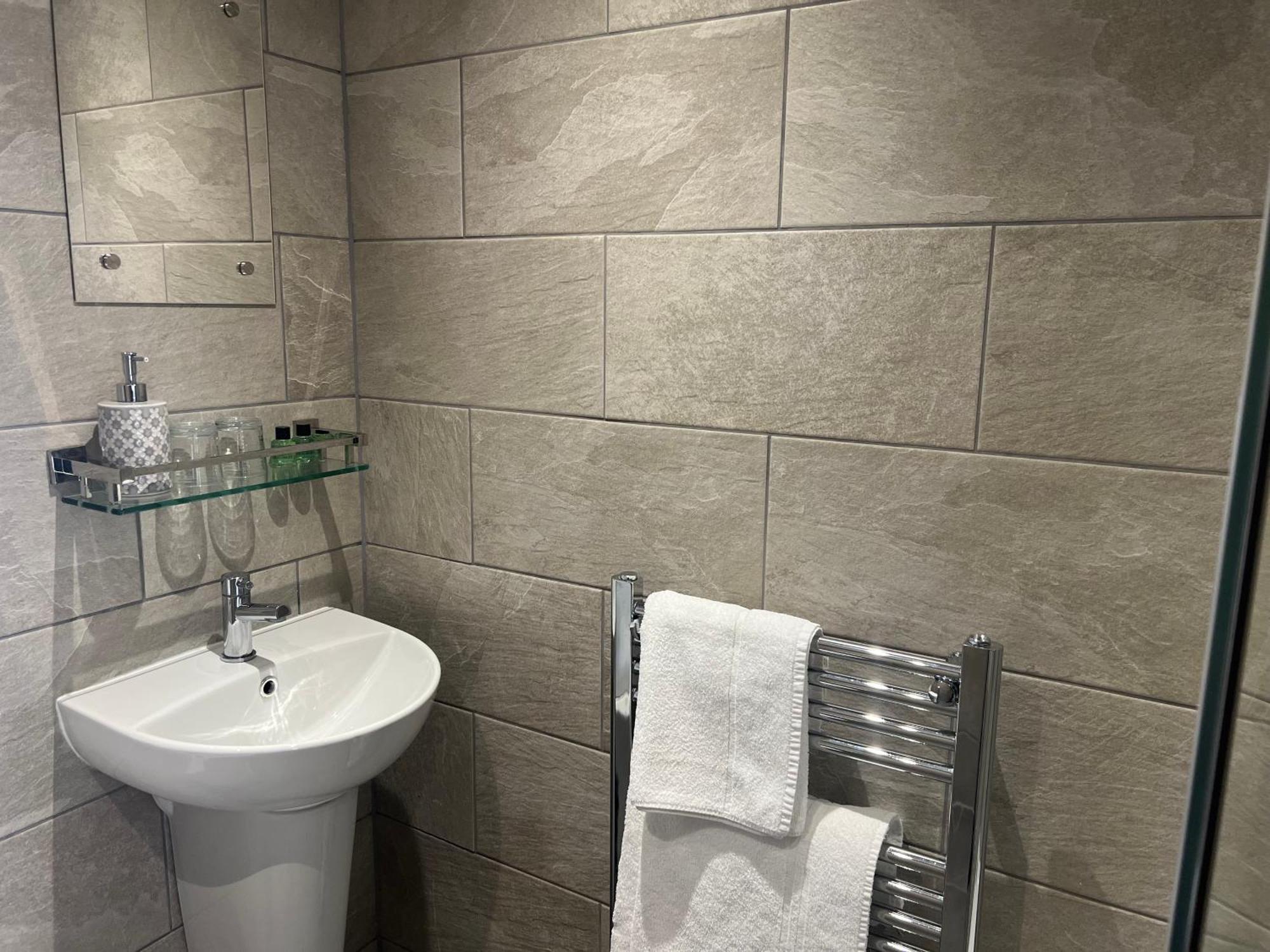 Priory Tearooms Burford With Rooms المظهر الخارجي الصورة