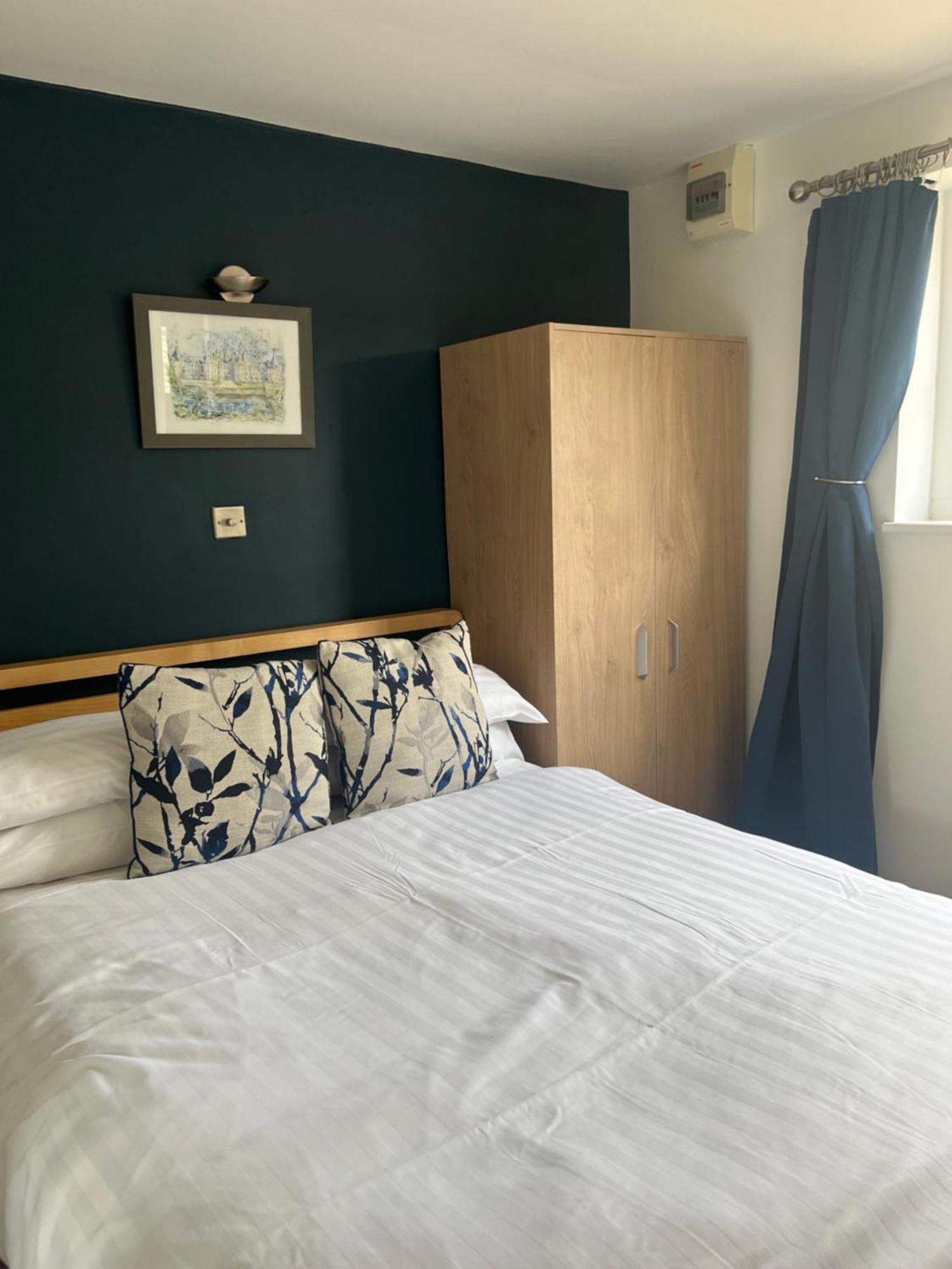 Priory Tearooms Burford With Rooms المظهر الخارجي الصورة