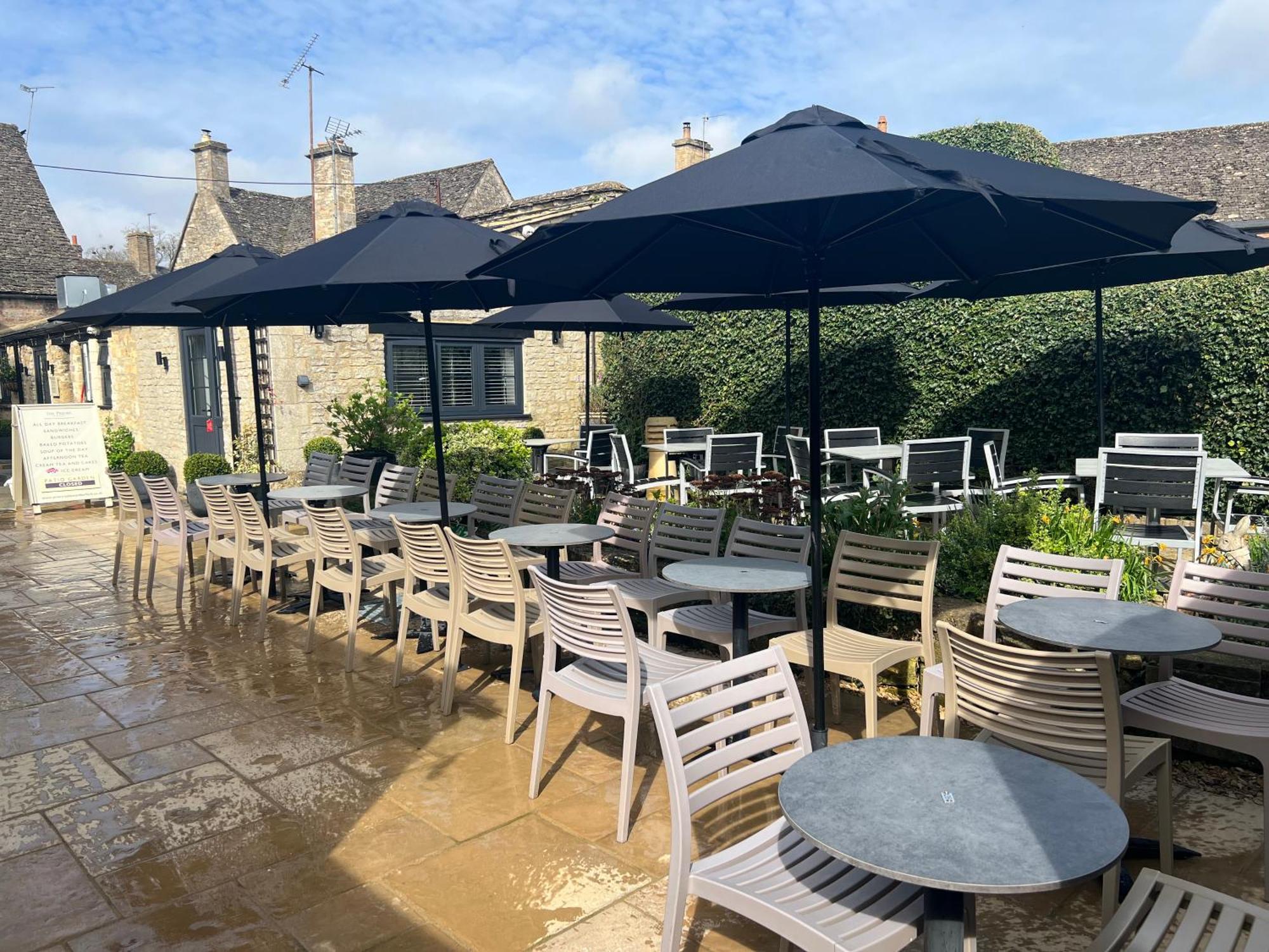 Priory Tearooms Burford With Rooms المظهر الخارجي الصورة