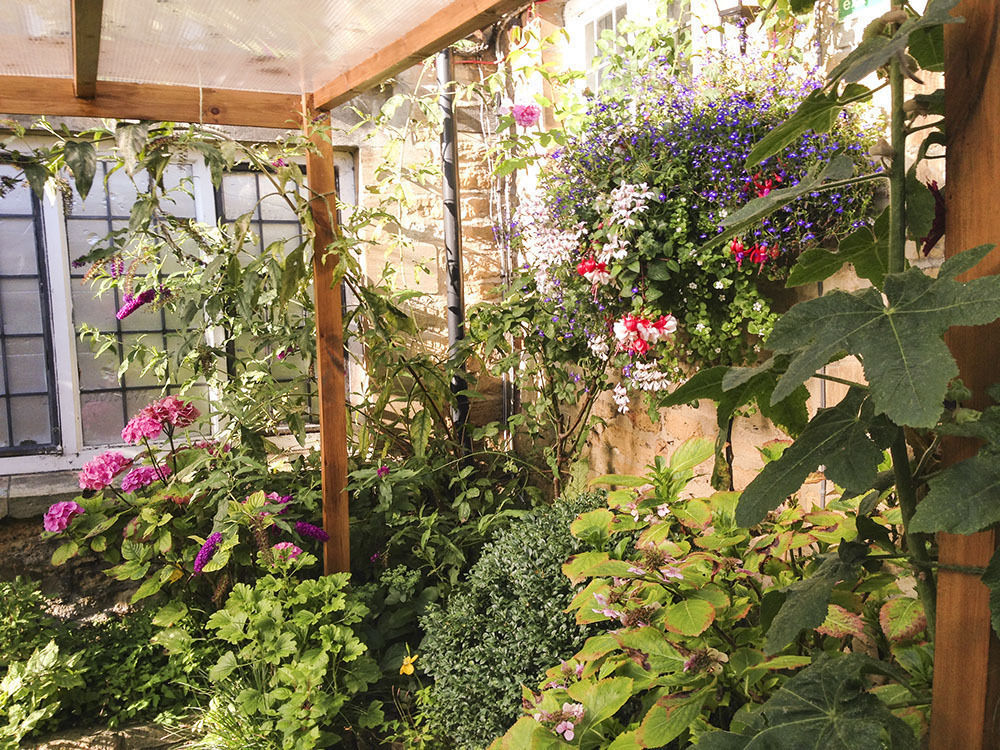 Priory Tearooms Burford With Rooms المظهر الخارجي الصورة